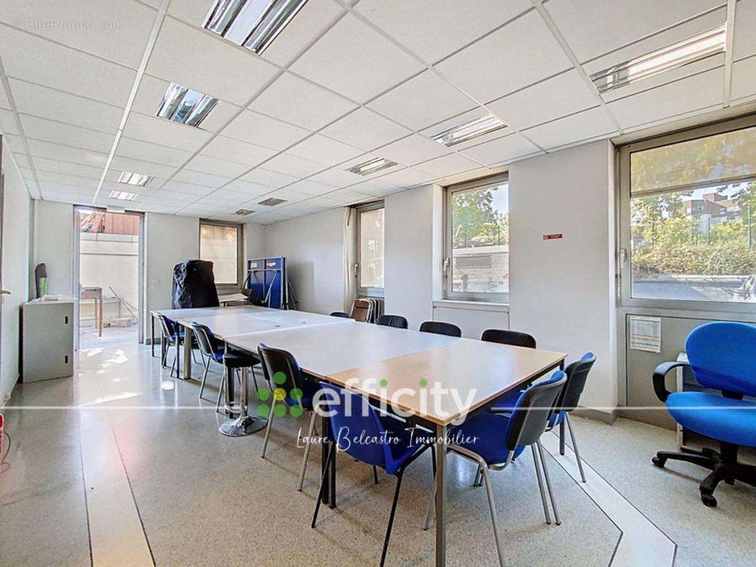 Commerce à BOISSY-SAINT-LEGER