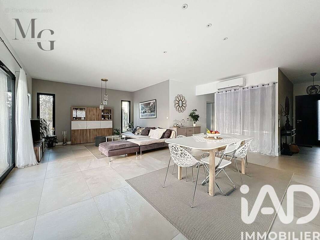 Photo 2 - Maison à POMEROLS