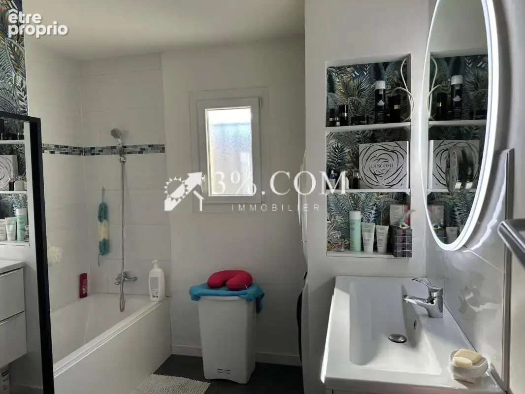 Maison plain pied avec garage, piscine et jardin attenant - photo 11