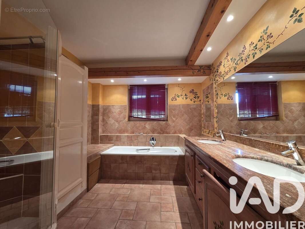 Photo 7 - Maison à ENTRAIGUES-SUR-LA-SORGUE