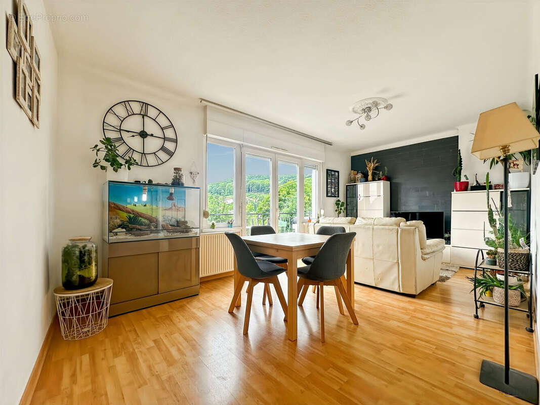 Appartement à ARS-SUR-MOSELLE