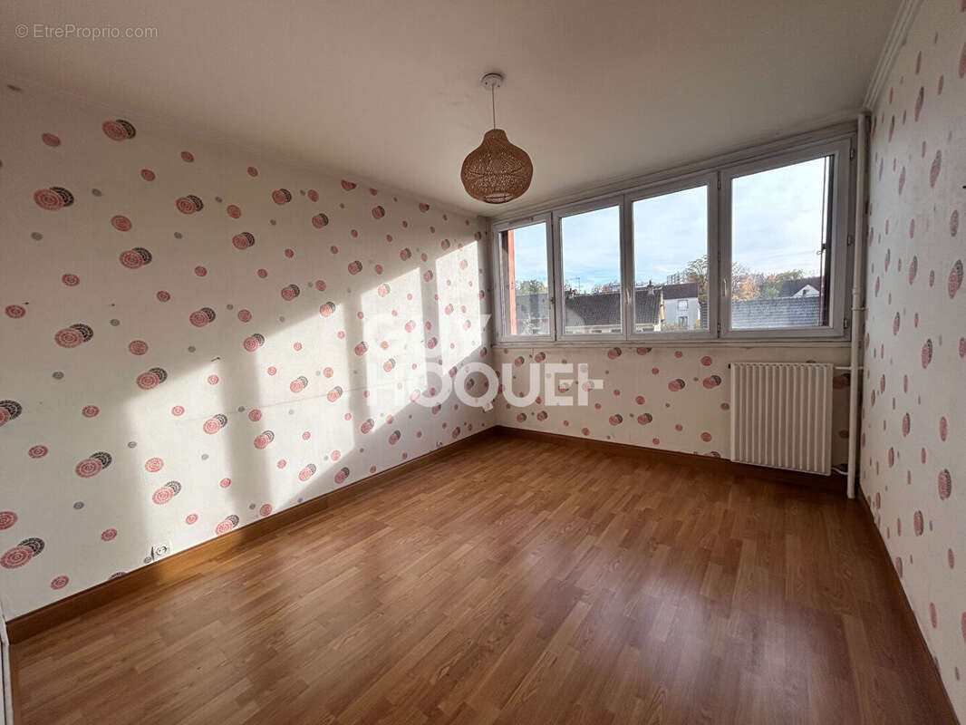 Appartement à FRESNES
