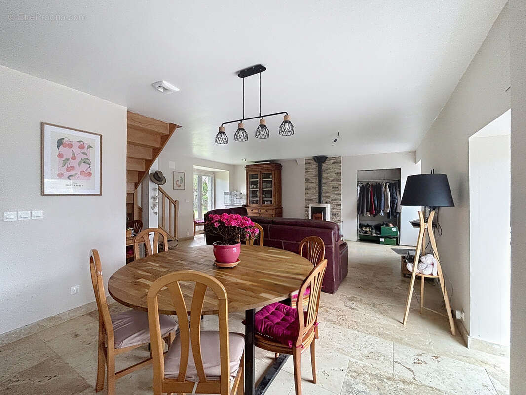 Maison à PICAUVILLE