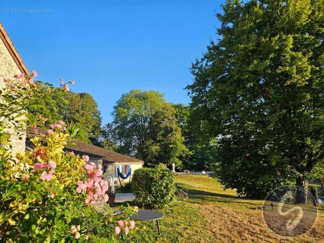 Maison à SAINT-GEORGES-DE-NOISNE