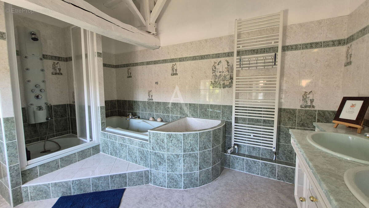 Maison à FONTCOUVERTE