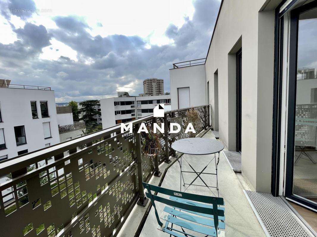 Appartement à NANTERRE