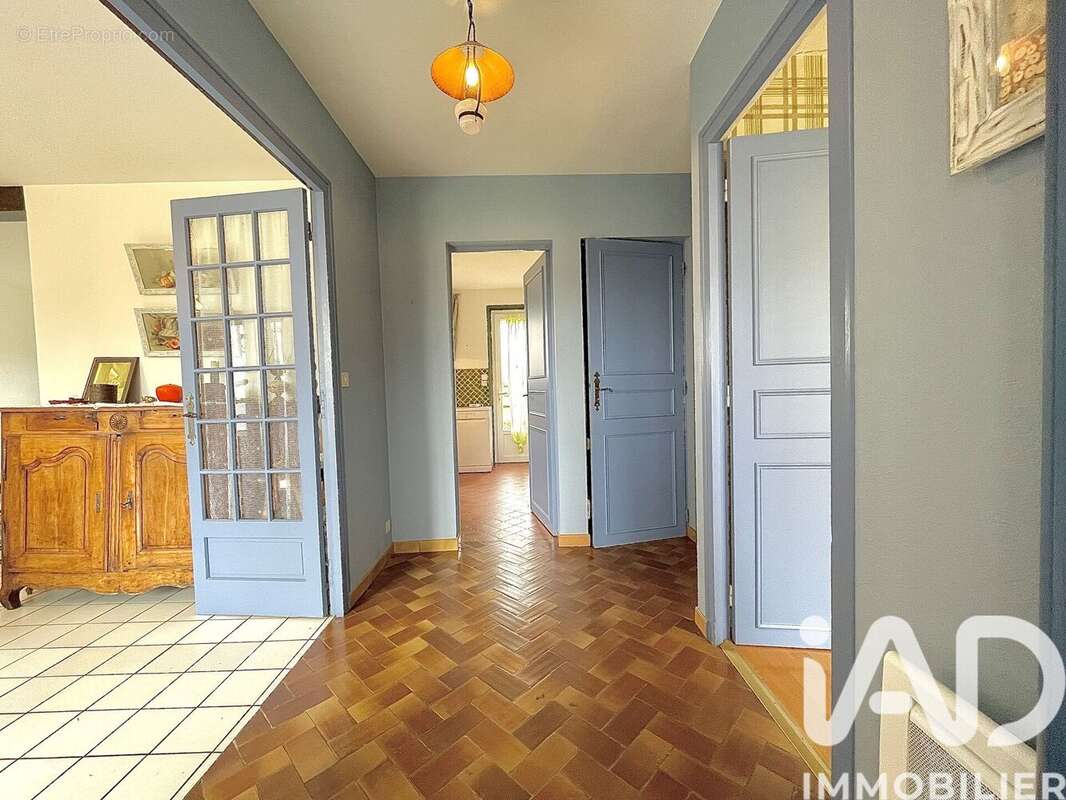 Maison 111 m² à Oulches  - photo 8
