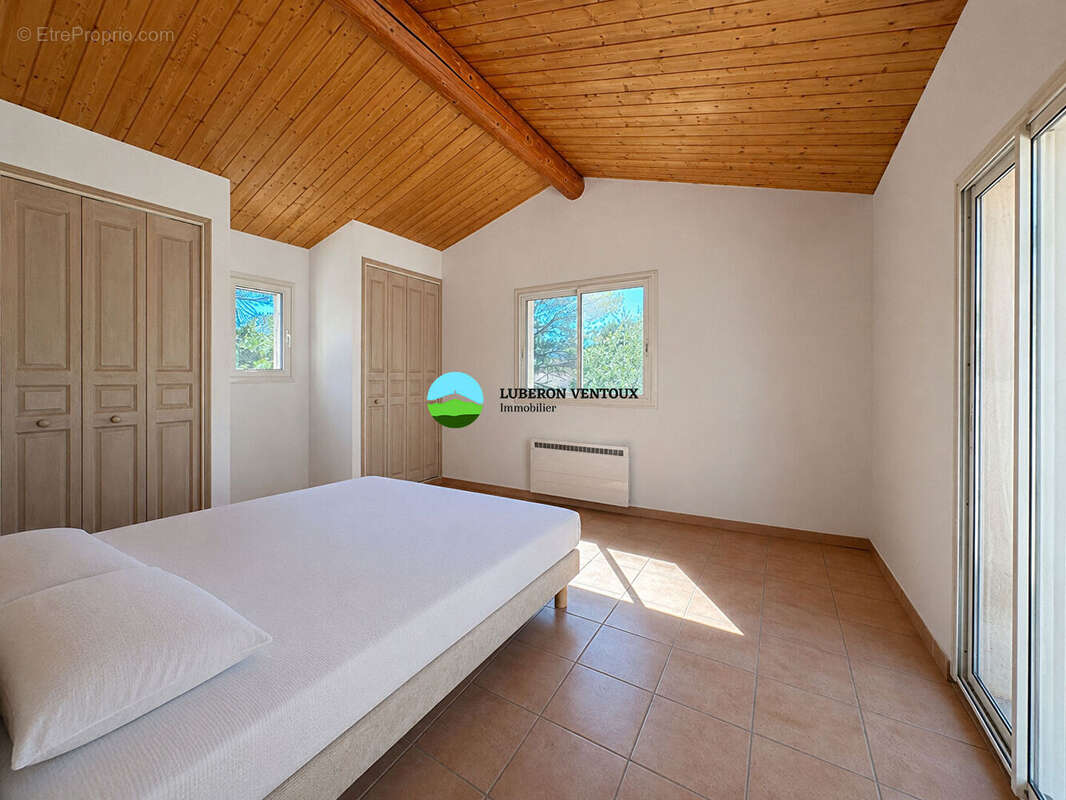 Maison Pernes Les Fontaines 5 pièce(s) 185 m2 - photo 8