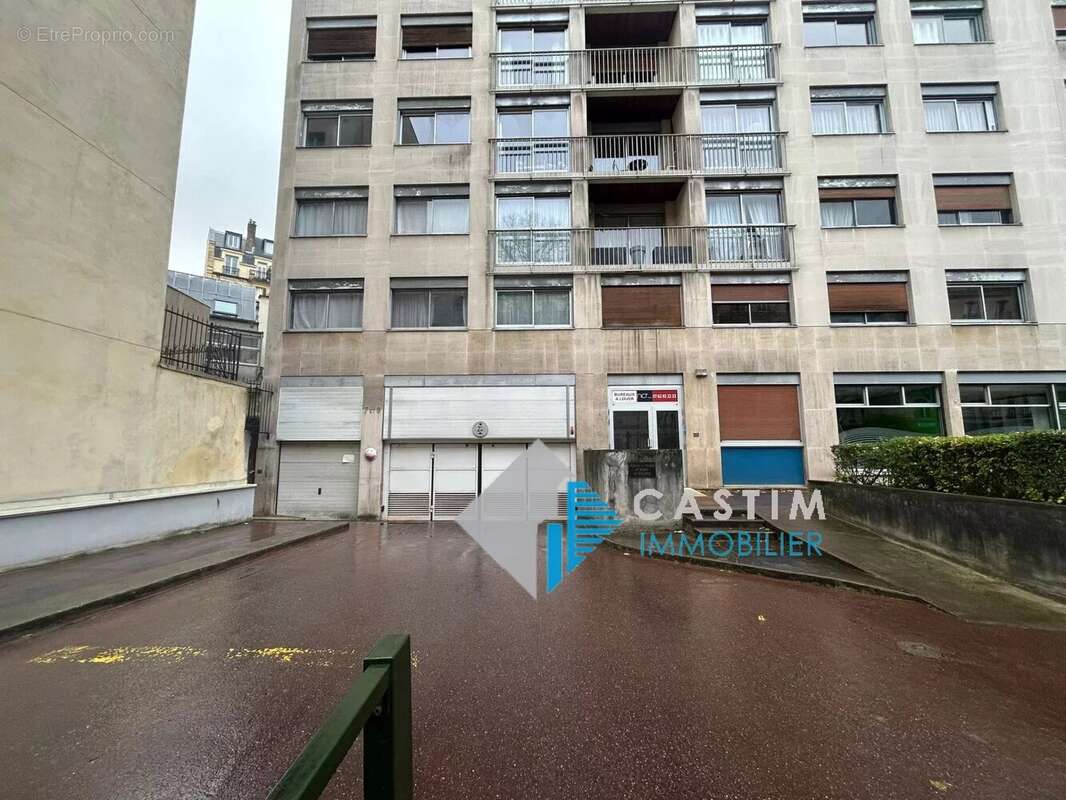 Parking à PARIS-14E