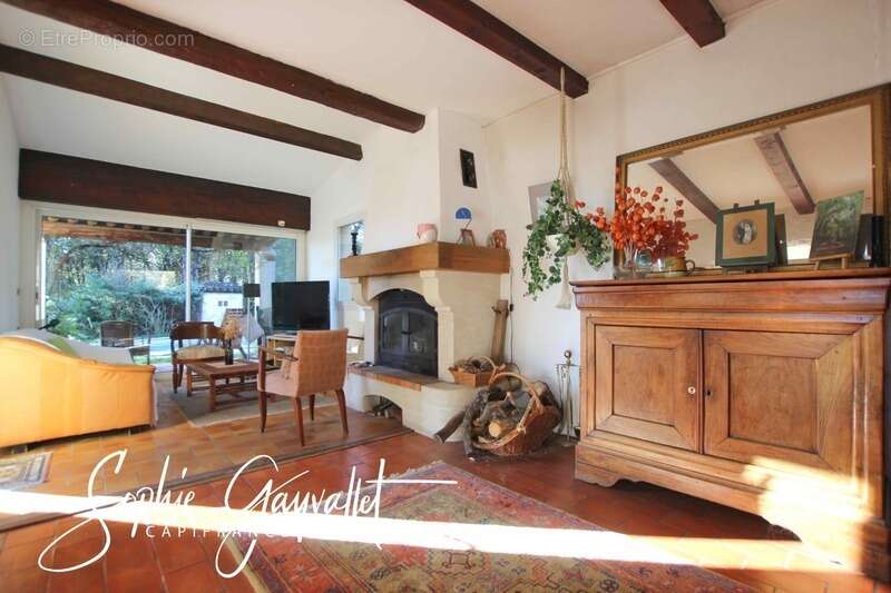 Maison à VENTABREN