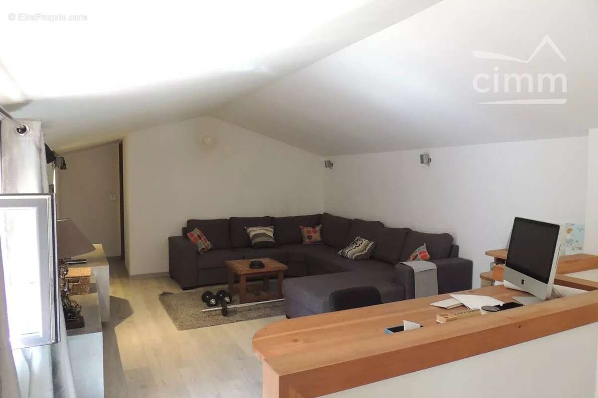 Maison à JAUJAC