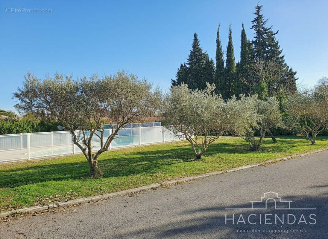 Maison à PELISSANNE