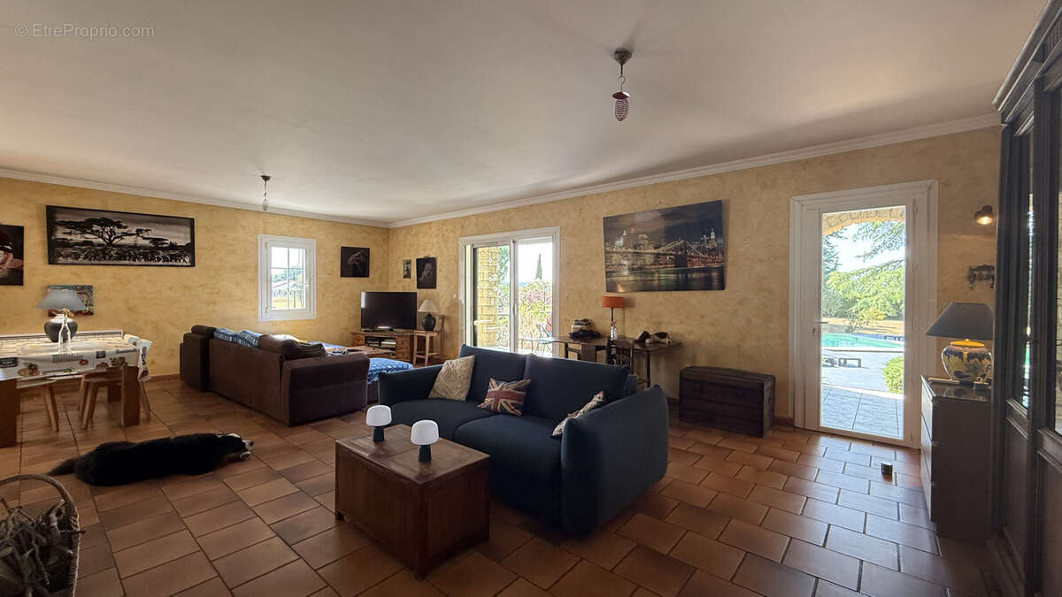 Maison à SAINT-QUENTIN-LA-POTERIE