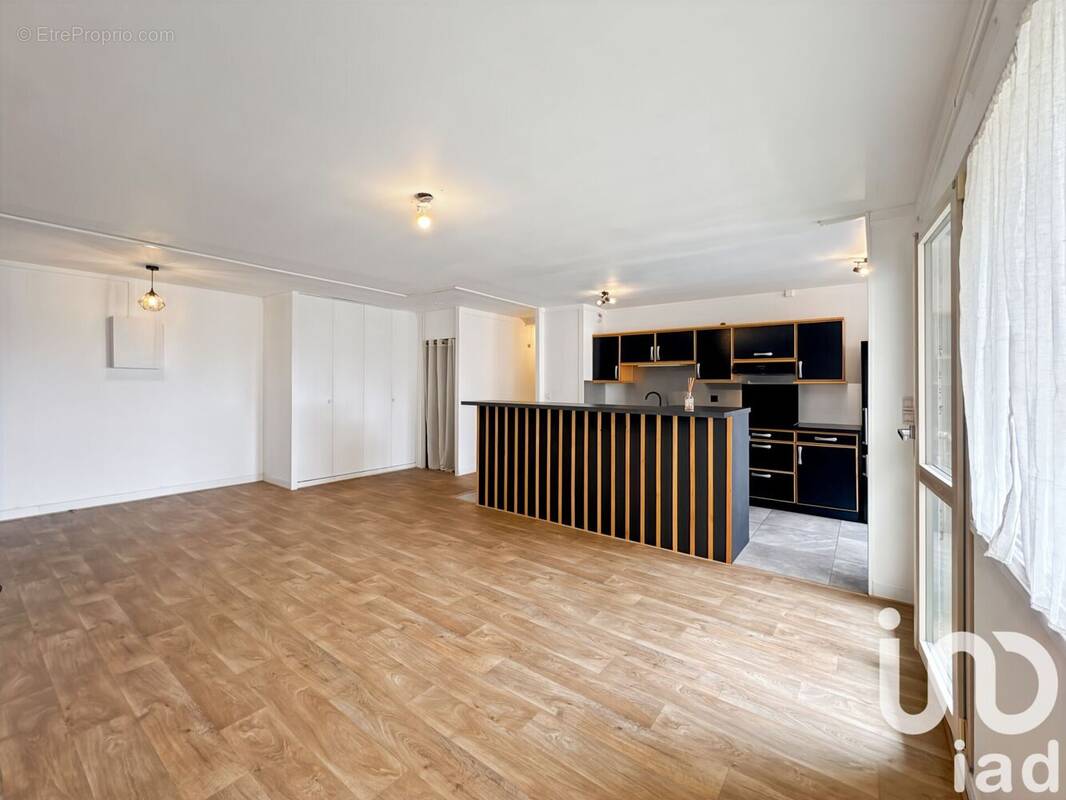 Photo 1 - Appartement à LAVAL