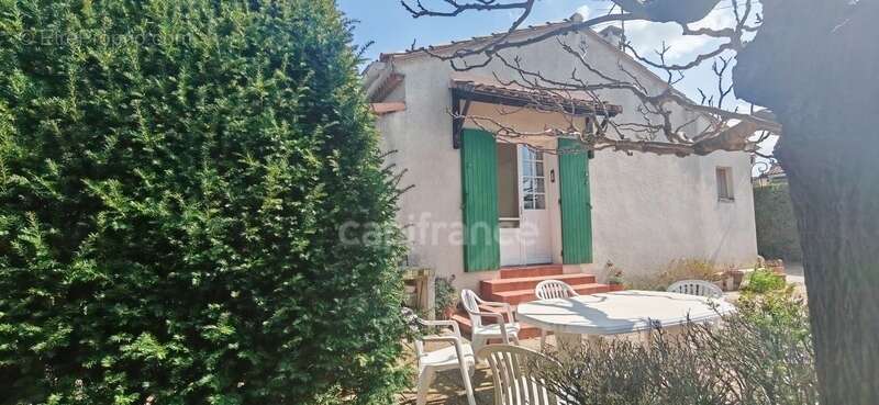 Maison à FONTVIEILLE
