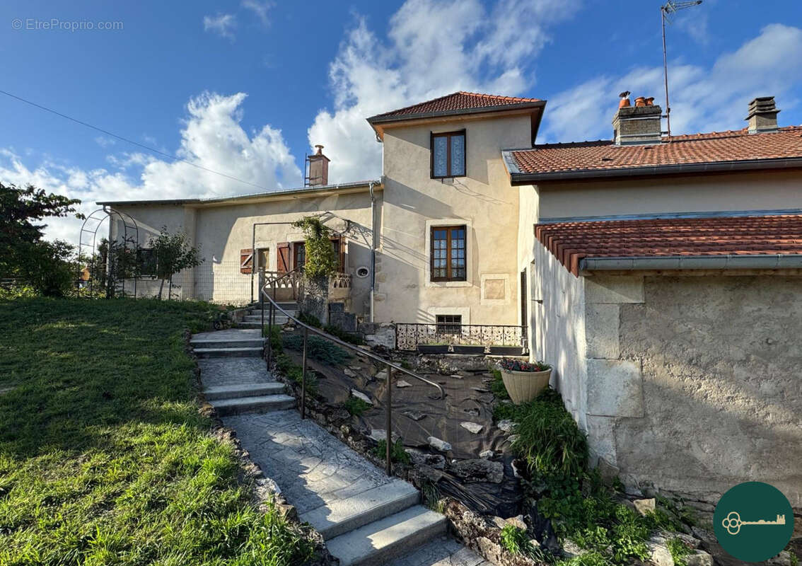 Maison à CHOLOY-MENILLOT