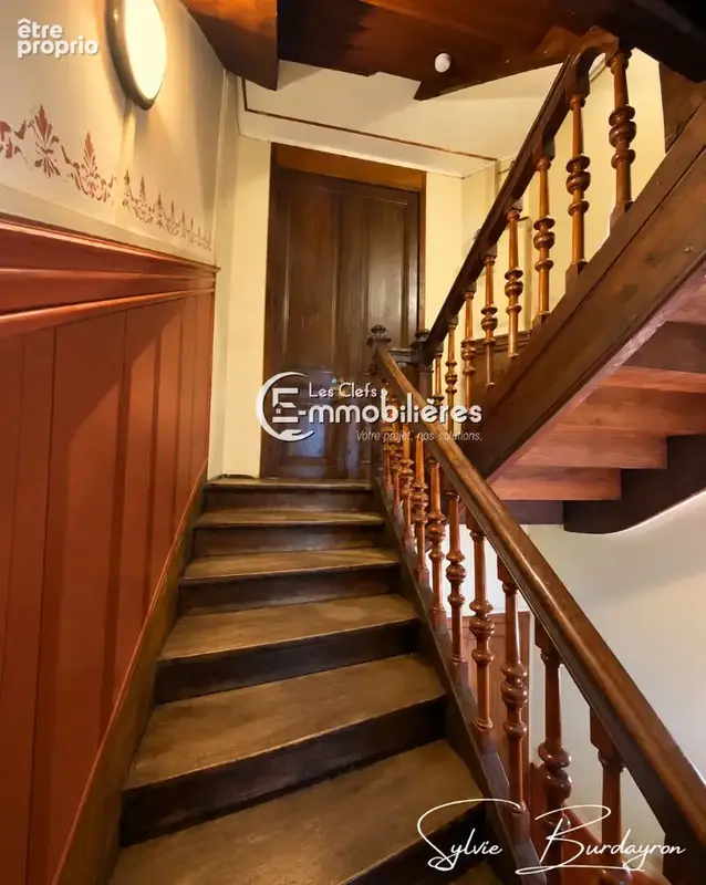 Nouveauté - Lons-le-Saunier (39000) - Quartier recherché - Appartement T5 de 129 m² avec 88  m² de dépendances - Parc arboré - photo 2