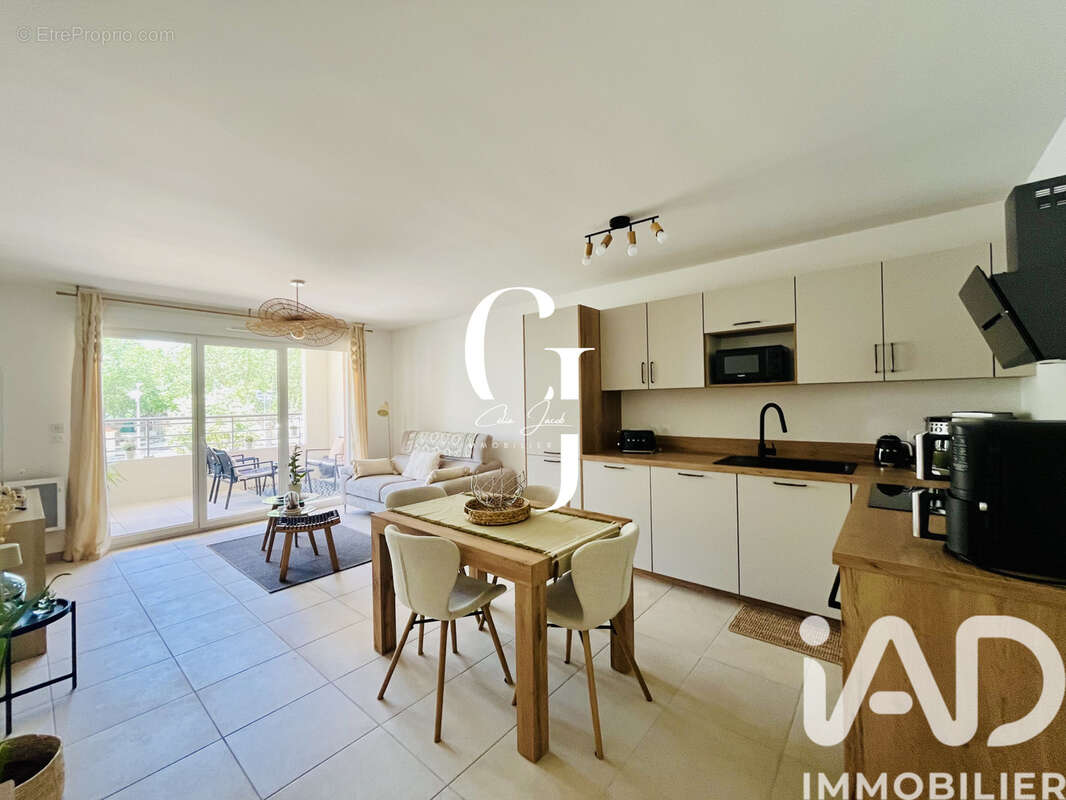 Photo 2 - Appartement à SOLLIES-PONT