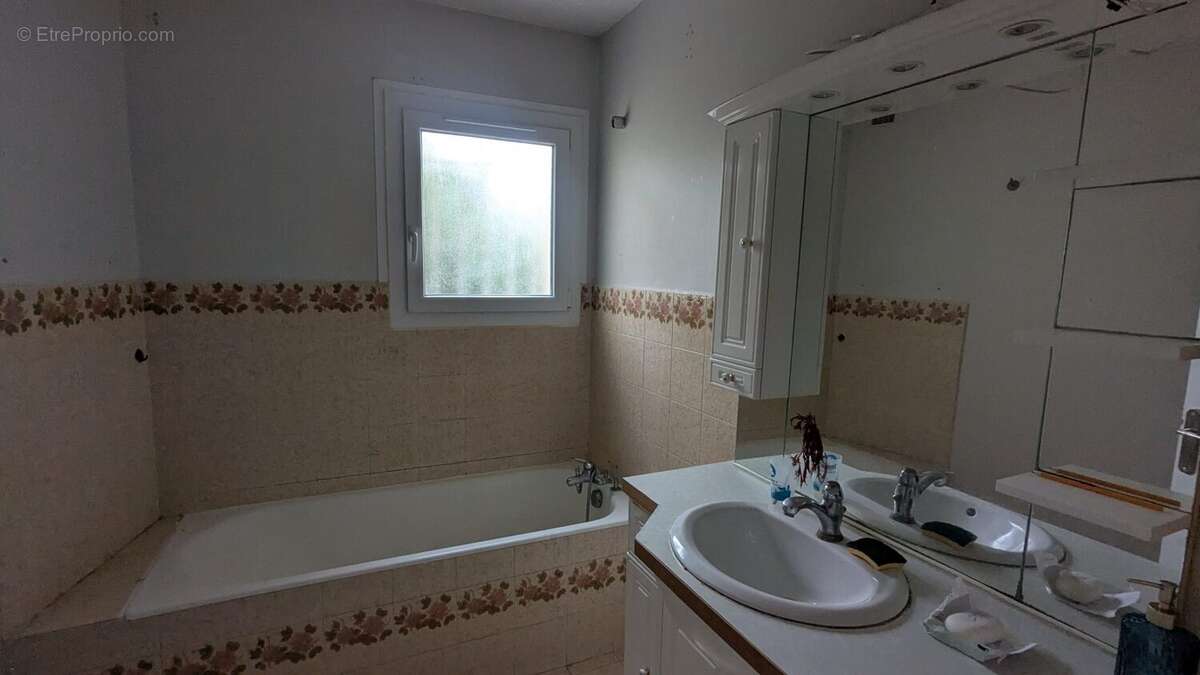 Appartement à CHENOVE