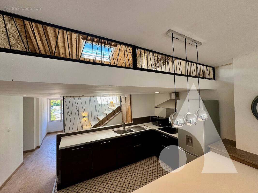 Appartement à COTIGNAC