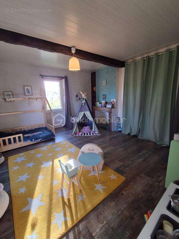 Maison à MONTESQUIOU