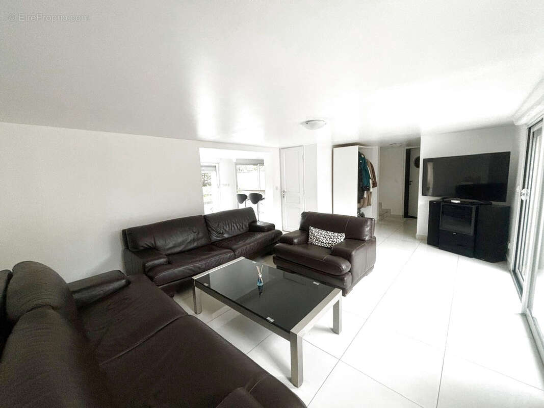 À Vendre : Superbe Demeure de Type F6 - photo 7
