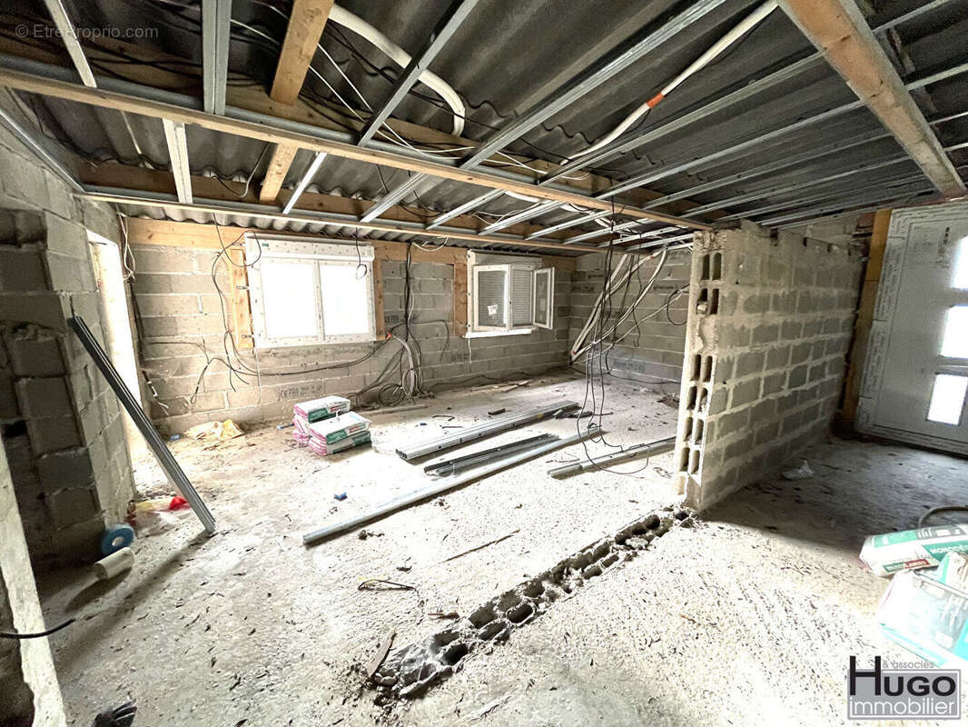 Commerce à CAMBLANES-ET-MEYNAC