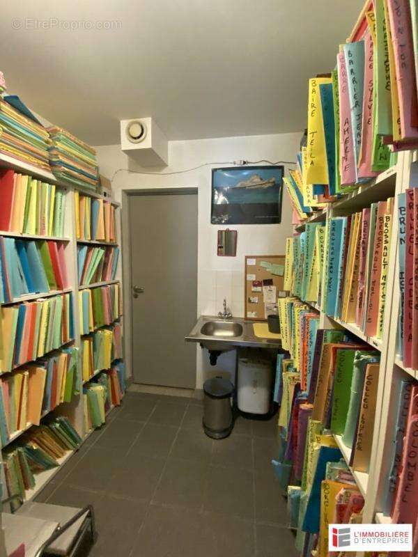 Commerce à SAINT-ERBLON