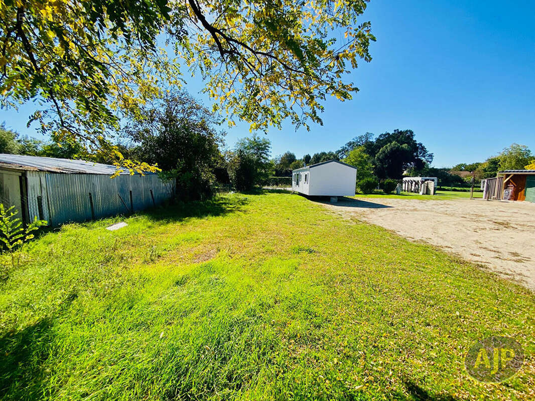 Terrain à LESPARRE-MEDOC
