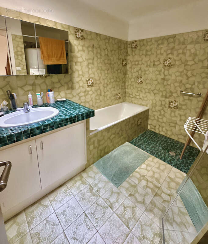 Appartement à MAUGUIO