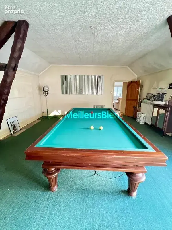Ensemble immobilier à Montlhéry 370 m² 12 pièces et locaux commerciaux - photo 15