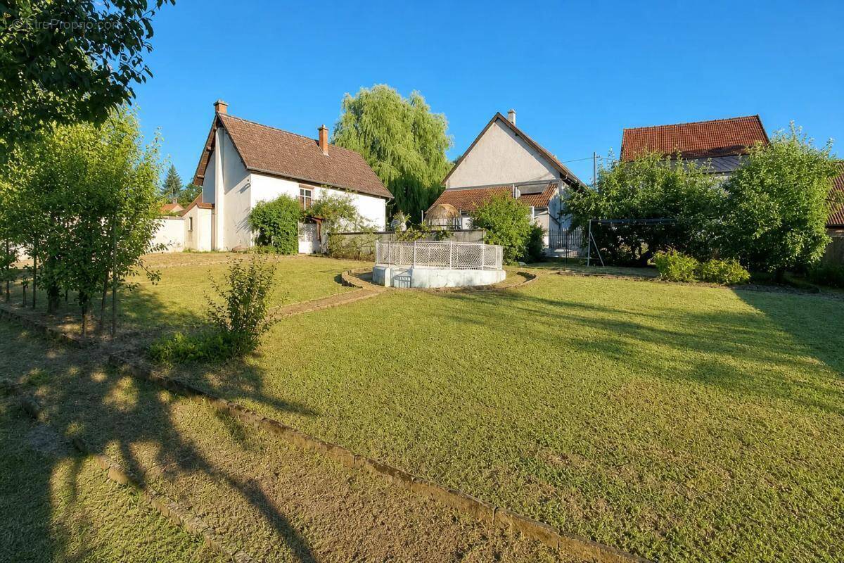 Maison à SAINT-PRIX-LES-ARNAY