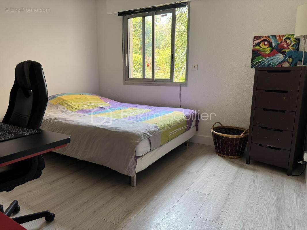 À Saint-Raphaël (83700), dans un quartier recherché, beau T3 de 59,84 m² avec terrasse, jardin privatif de 39 m², garage et cave - photo 20