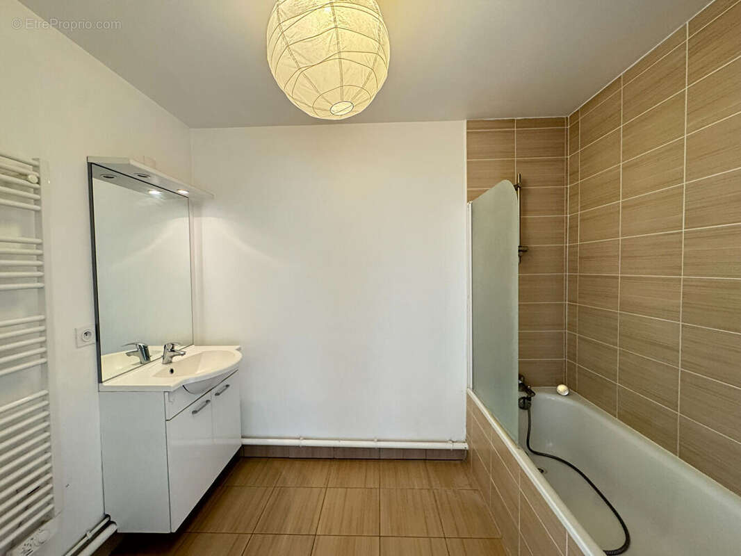 Appartement terrasse type 3  - 76 m² - secteur pommery - photo 8