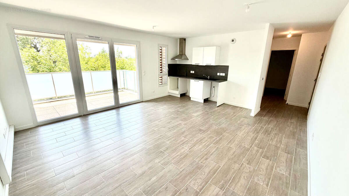 Appartement  résidentiel de type T2 avec terrasse et parking sécurisé en sous sol. - photo 2