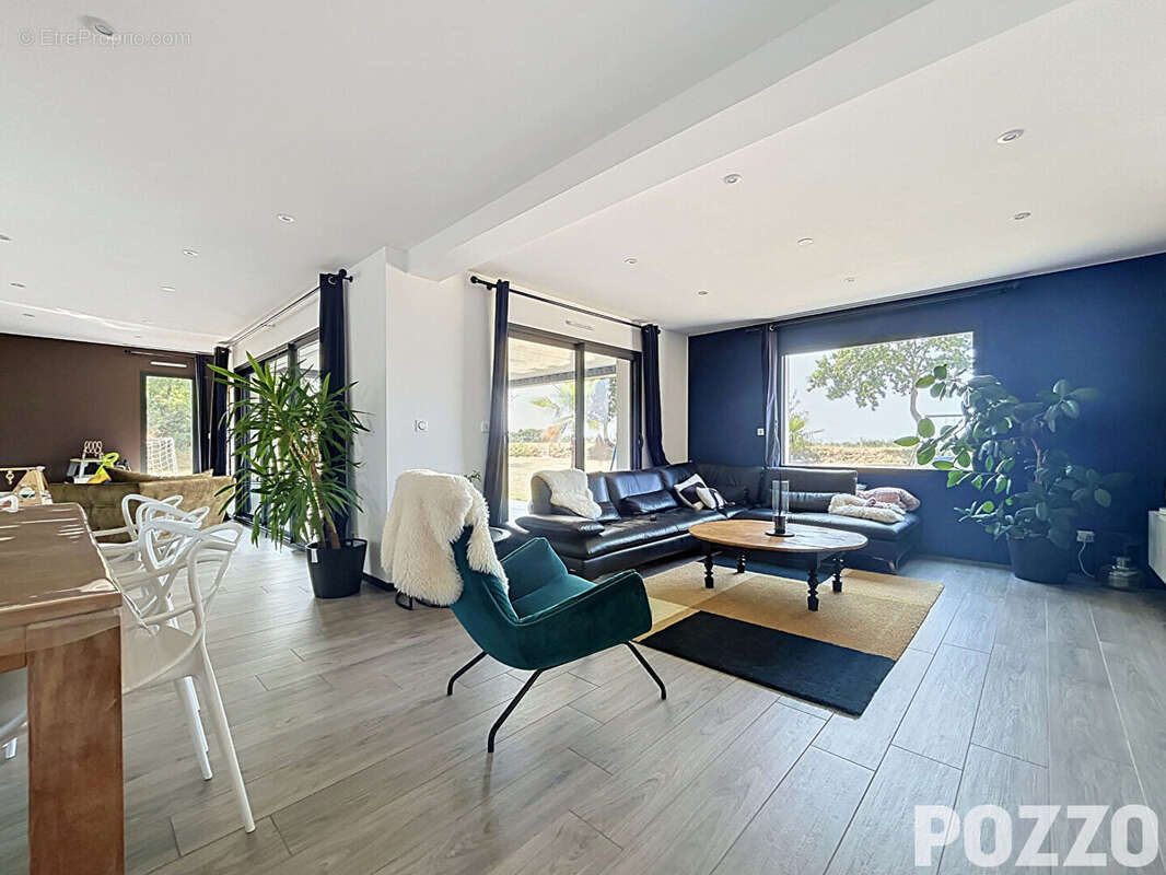 SAINT-PLANCHERS (50400), très belle maison contemporaine sans aucun vis à vis. - photo 4