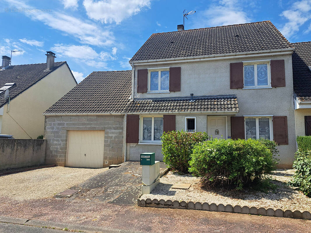 Maison à CHATELLERAULT