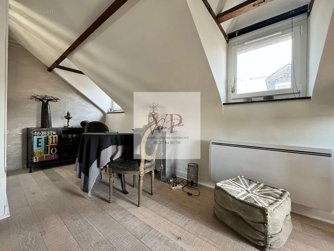 Honfleur - Appartement 2 pièces - 43 m2 - Dernier étage - Vue toits - Vendu semi-meublé - photo 8