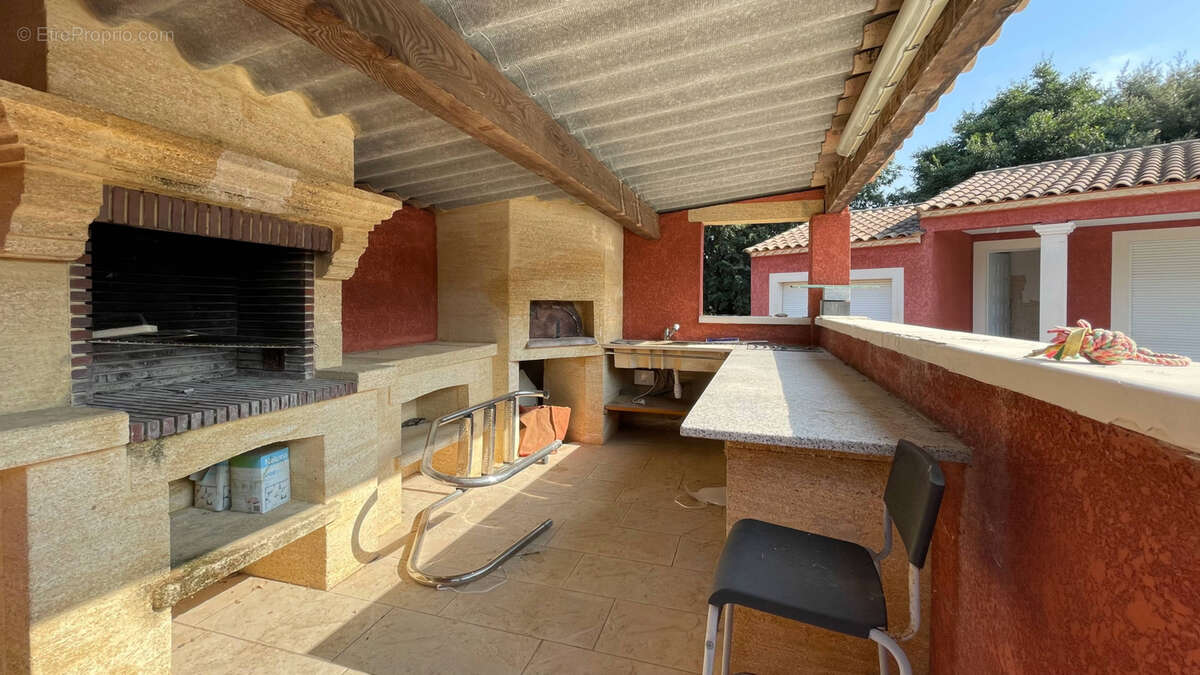 A 10 minutes d'Uzès, villa de plain-pied avec jardin, piscine et pool-house - photo 23