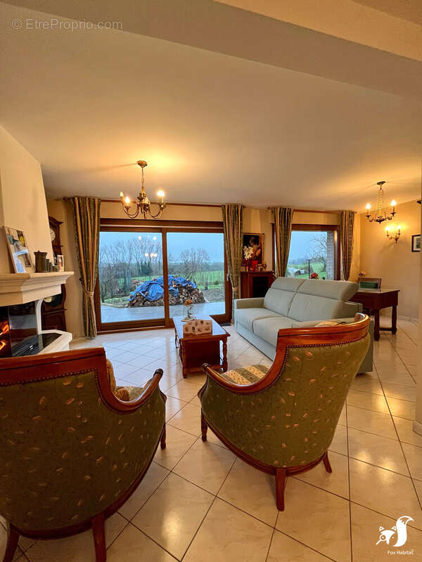 Maison à CREVECOEUR-SUR-L&#039;ESCAUT