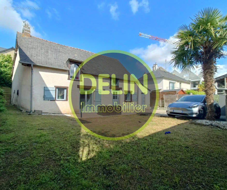 Maison à SAINT-ERBLON