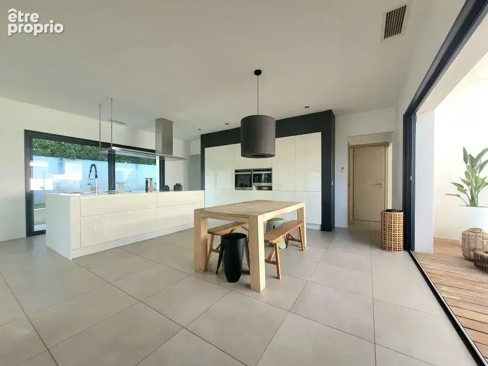Maison 164 m² à Saint-Jean-De-Vedas  - photo 4