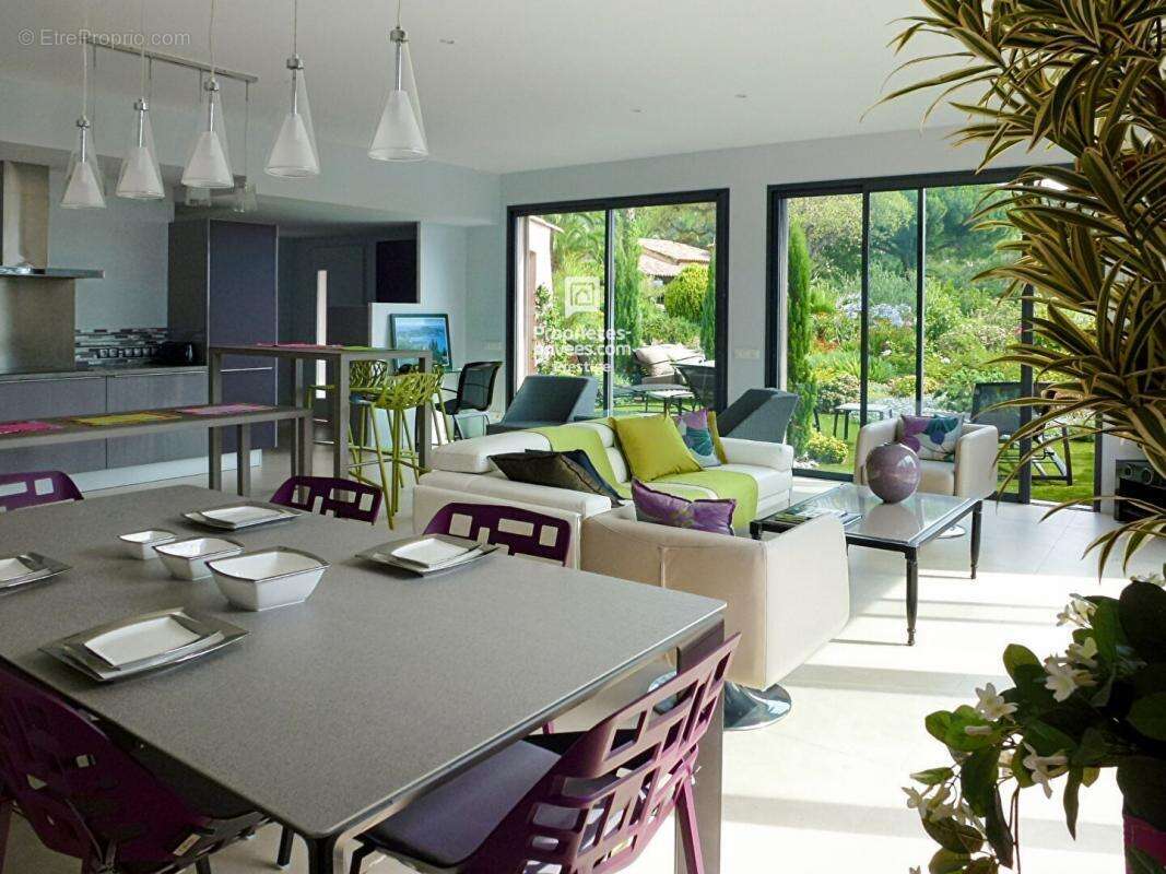 Maison à CARQUEIRANNE