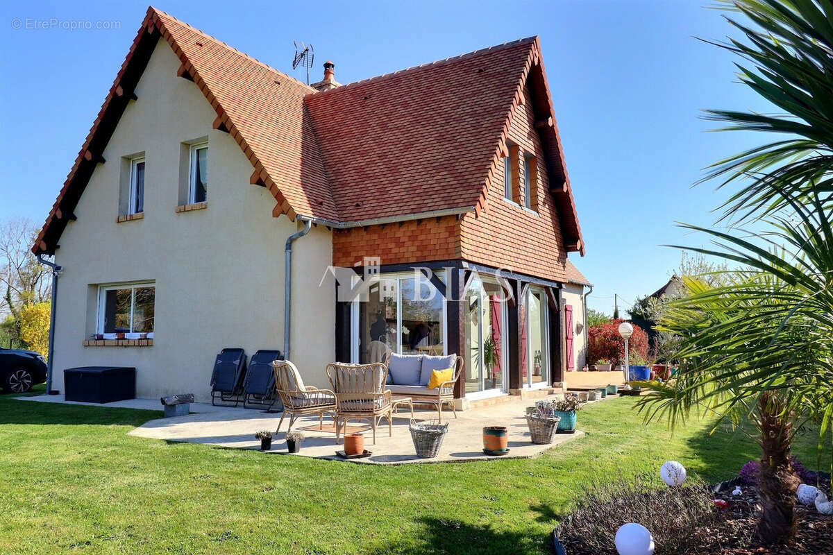 Maison à EQUEMAUVILLE