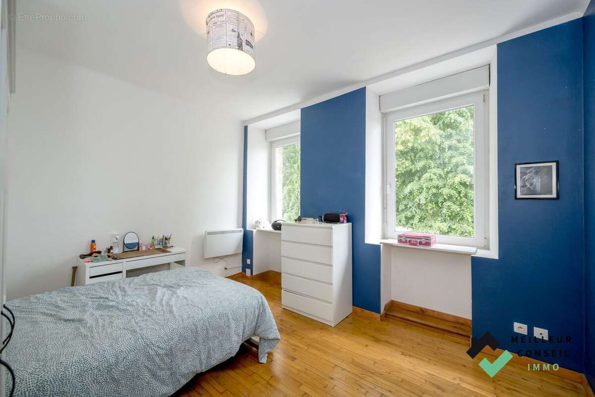 Appartement à QUINTIN