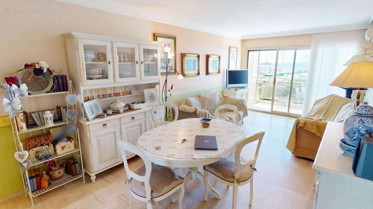 Appartement à SAINT-RAPHAEL
