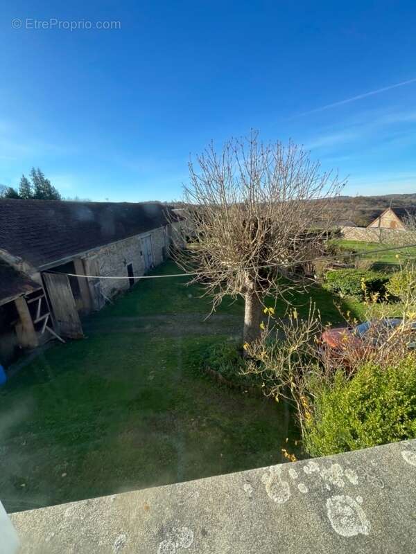 Maison à MONTAIGUT-LE-BLANC