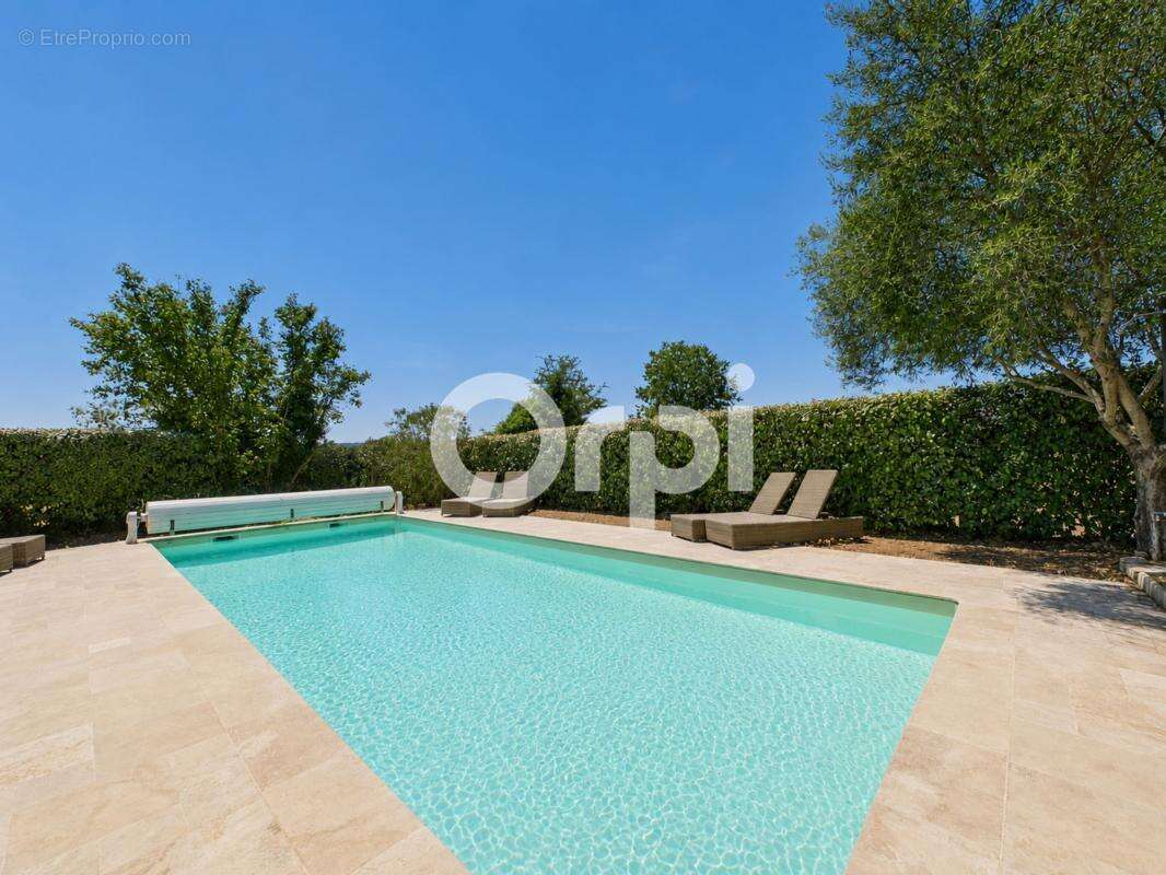 Villa individuelle - plain-pied + dependance - piscine / terrasses neuves - jardin clos - calme et sans vis-a-vis - proche villa - photo 2
