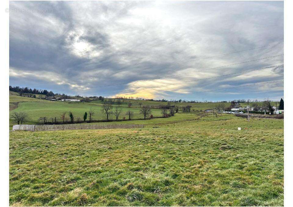 Terrain à AURILLAC