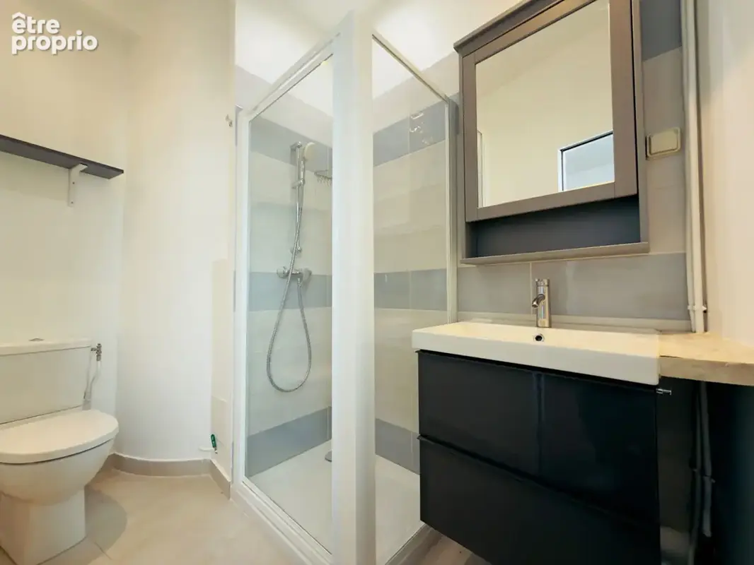 Superbe appartement 2 pièces de 38 m2 - Métro commerce PARIS 15 - photo 7